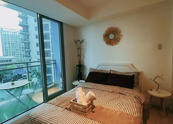 A & A Staycation @ Azure Bed & Breakfast